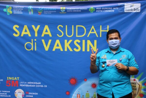 Headline : Penyuntikan Perdana Vaksin Covid-19 Kota Cirebon