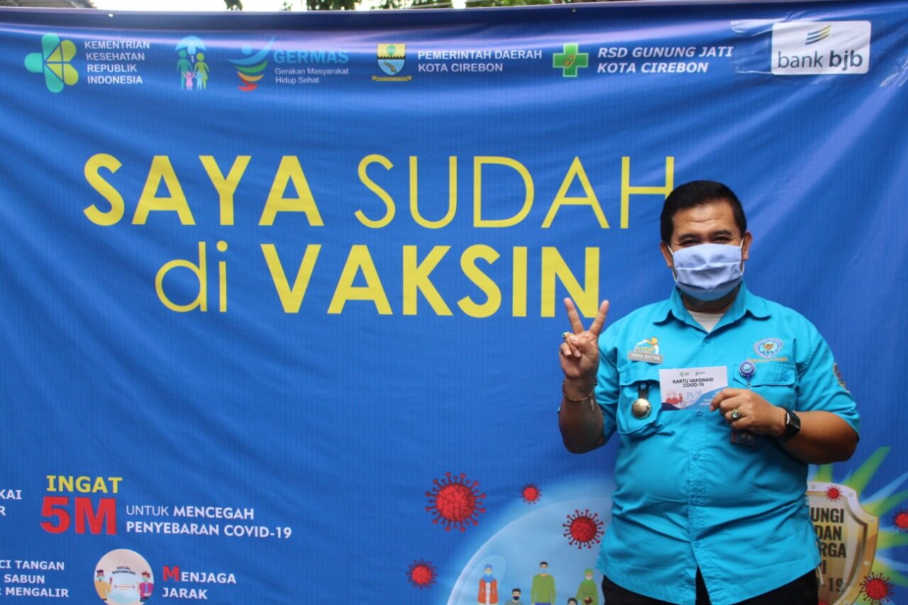 Headline : Penyuntikan Perdana Vaksin Covid-19 Kota Cirebon Headline : Penyuntikan Perdana Vaksin Covid-19 Kota Cirebon
