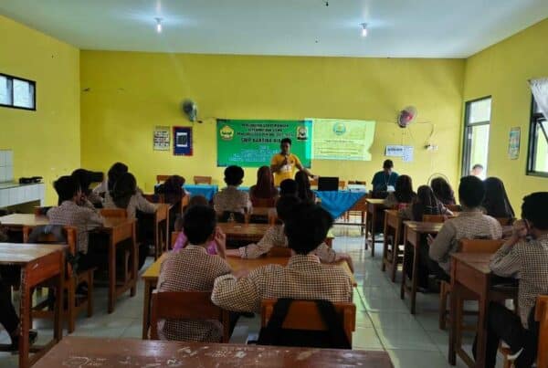 Sosialisasi Bahaya Penyalahgunaan Narkoba di SMP Kartika XIX-4 Kota Cirebon.