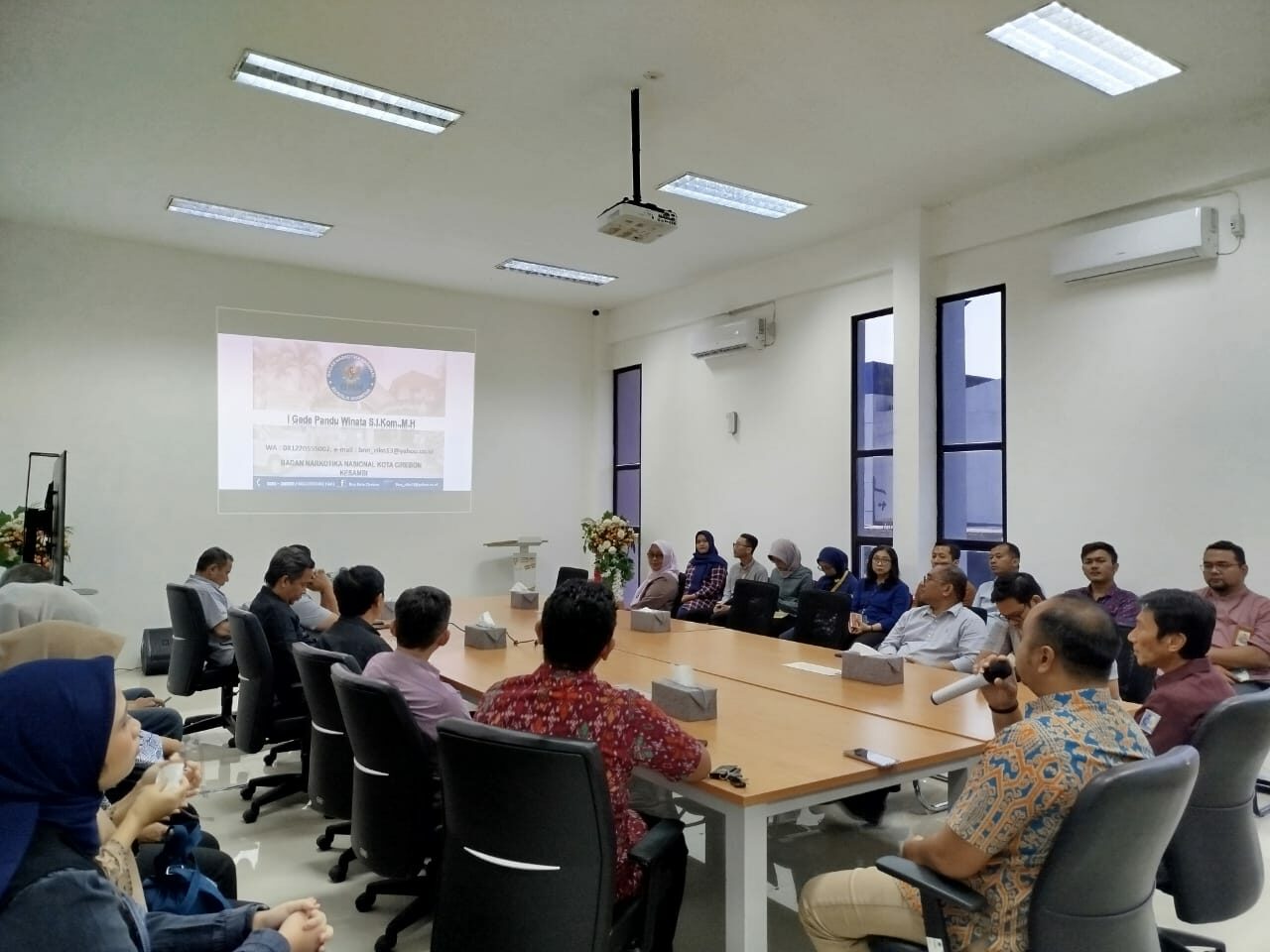 Sosialisasi P4GN dan Tes Urine kepada Pegawai di Lingkungan Kantor Pelayanan Pajak Pratama Cirebon Dua Sosialisasi P4GN dan Tes Urine kepada Pegawai di Lingkungan Kantor Pelayanan Pajak Pratama Cirebon Dua
