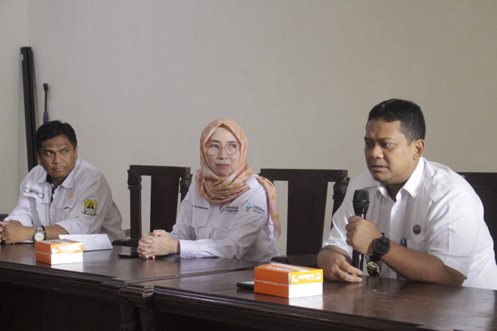 BNN Kota Cirebon Lakukan Deteksi Dini Melalui Tes Urine dan Sosialisasi Bahaya Narkoba di Dinas Kesehatan Kabupaten Cirebon BNN Kota Cirebon Lakukan Deteksi Dini Melalui Tes Urine dan Sosialisasi Bahaya Narkoba di Dinas Kesehatan Kabupaten Cirebon